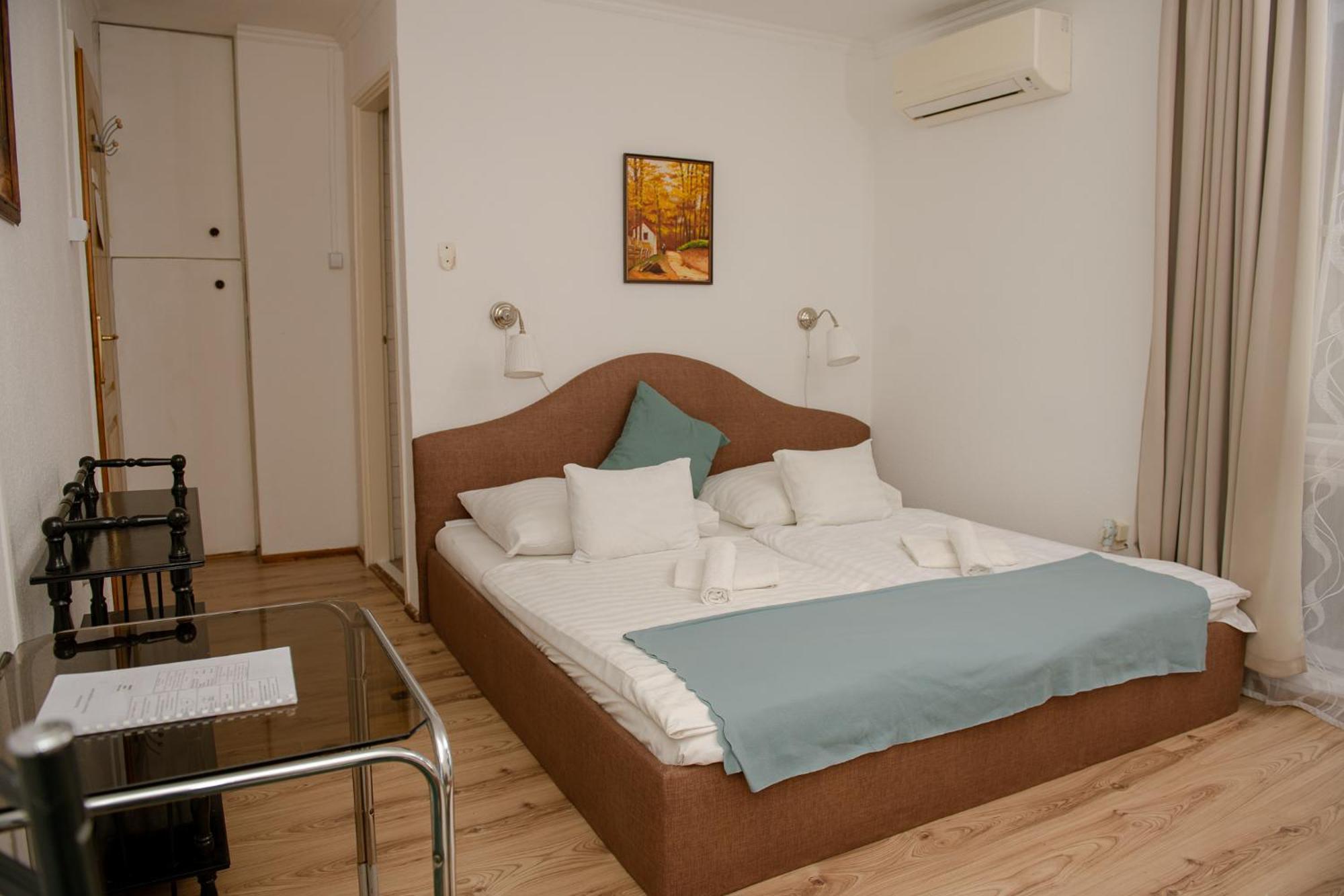 Hotel Barbizon Nyiregyhaza Exterior photo