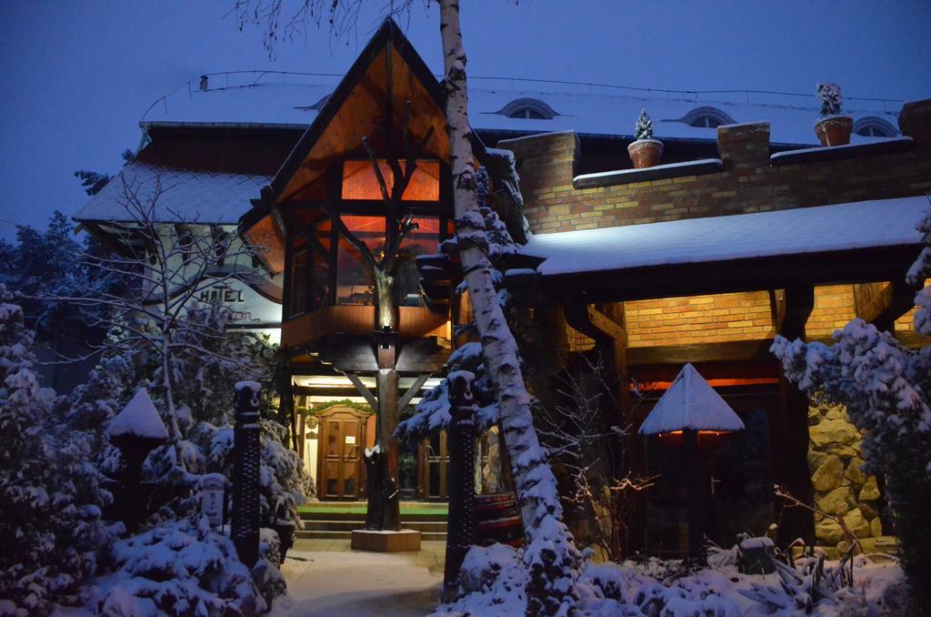 Hotel Barbizon Nyiregyhaza Exterior photo